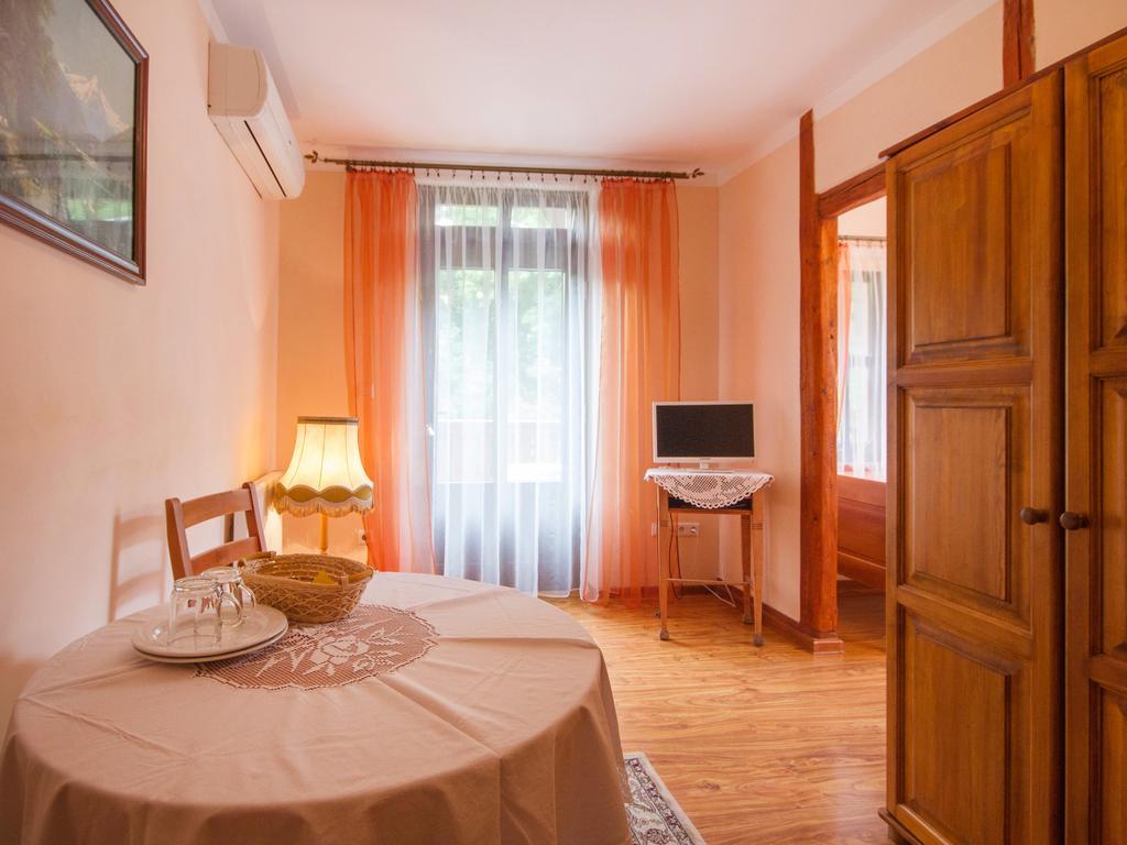 Willa Jagniatkow Bed and Breakfast Exteriör bild